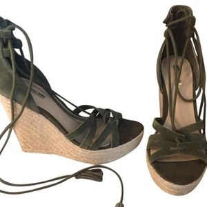 OLLINA by Guess! Moss Green Suede Espadrilles 6.5!
